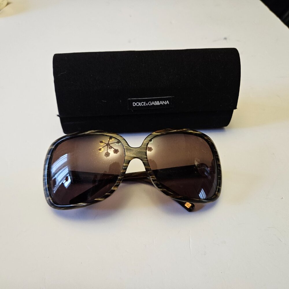 Luxurious Dolce & Gabbana Tortoiseshell Oversized Sunglasses - Italy 🕶️